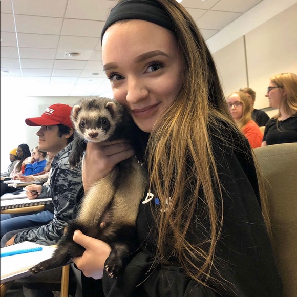 Meet your Posher, Madolyn - Picture 4 of 5